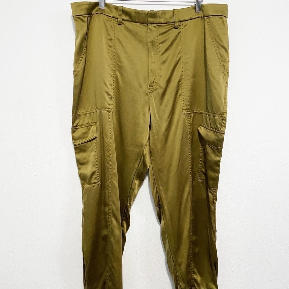 Banana Republic Women's Allure Silk Cargo Pants Dark Olive Green - Picture 3 of 7